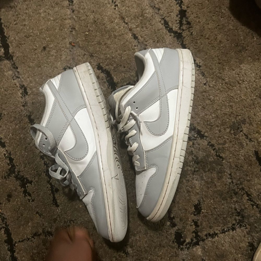 - grey nike dunks low - Picture 2 of 6